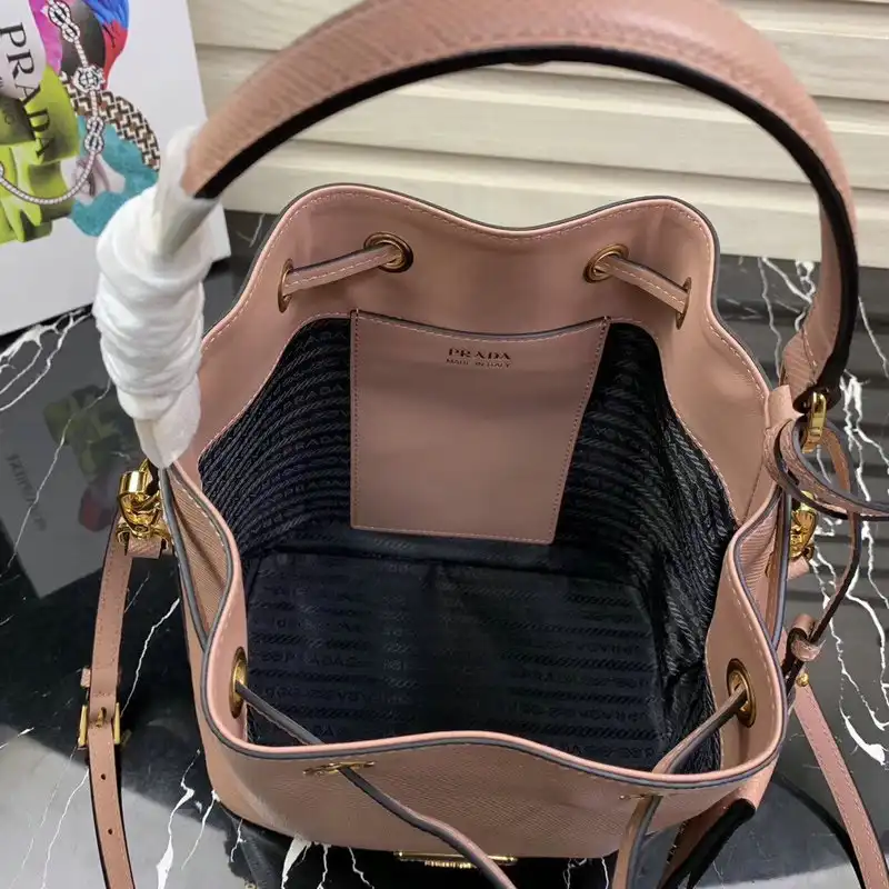 Pra*a bags 20b570132