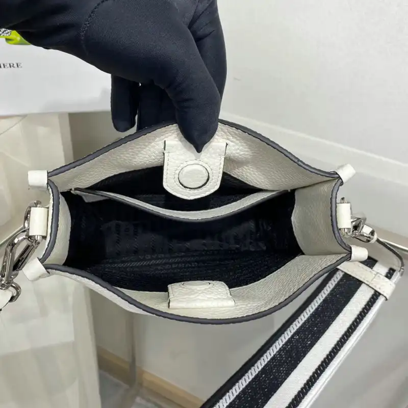 Pra*a bag 2205ya0046