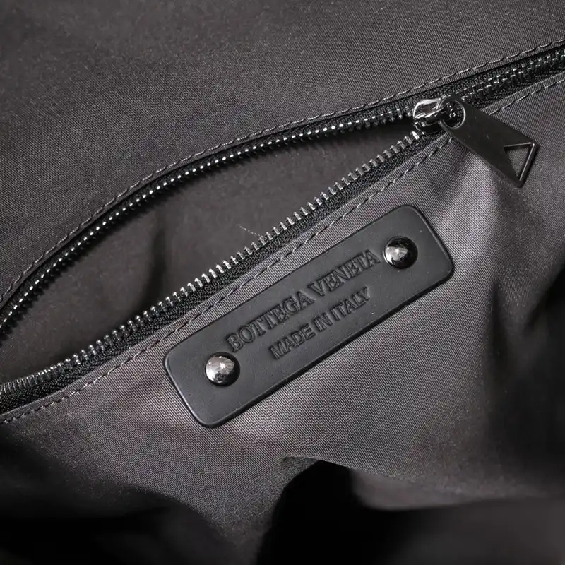 bo*te*ga Ve*ne*ta bag 2212yz0046