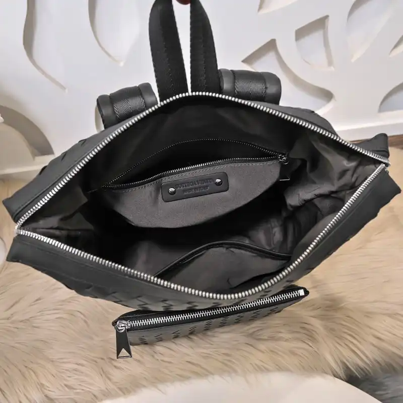 bo*te*ga Ve*ne*ta bag 2212yz0046