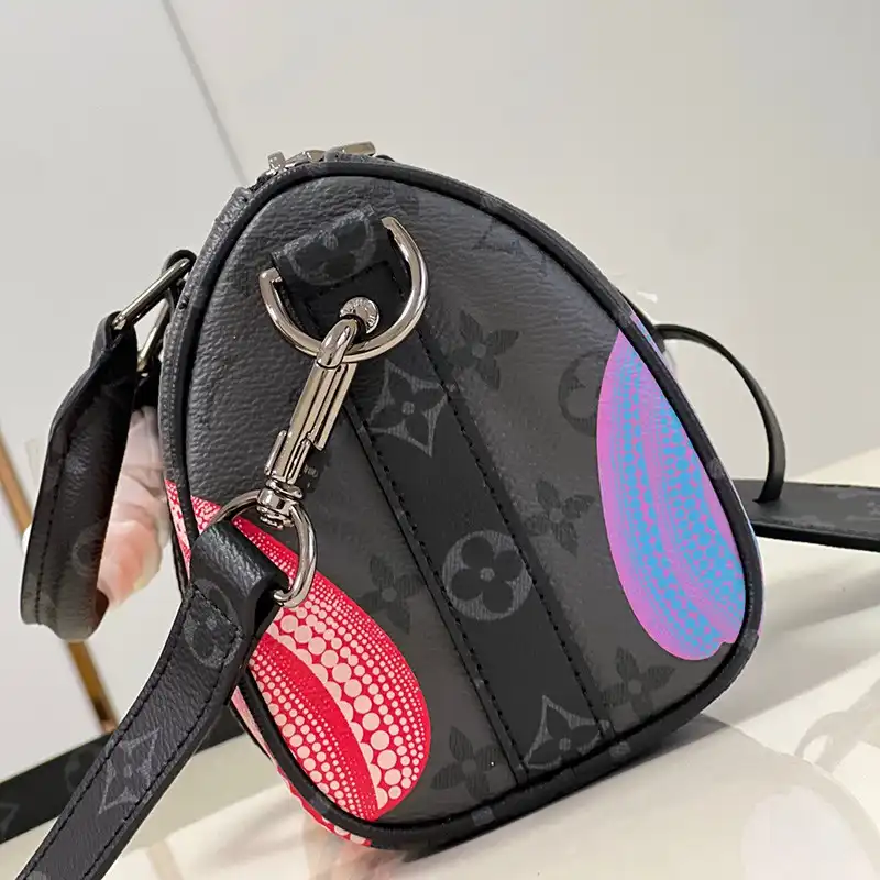 LV Bag 2304YA0003