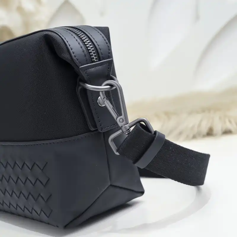 bo*te*ga Ve*ne*ta bags 2406ya0003