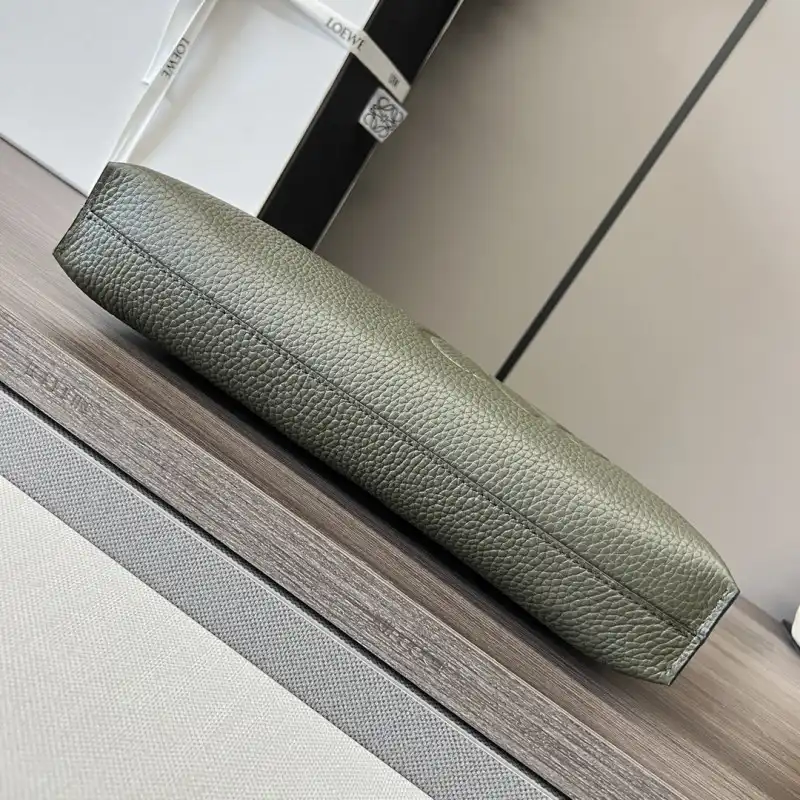 L0ew* bags 2406ya0160