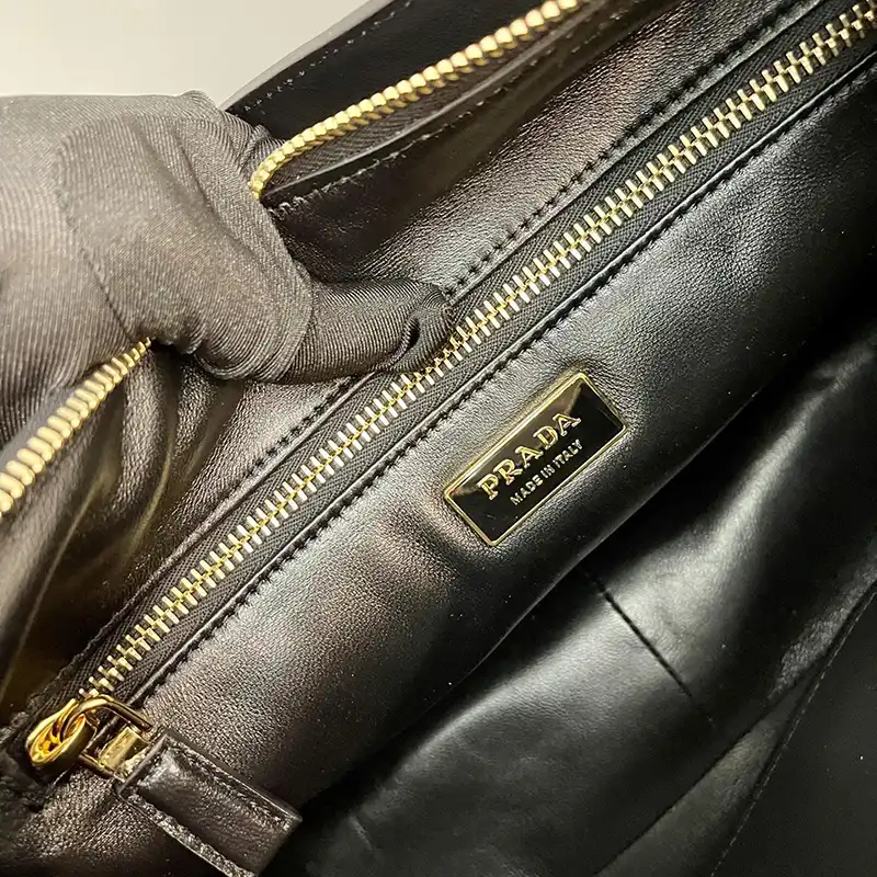 Pra*a bags 2407yz0074