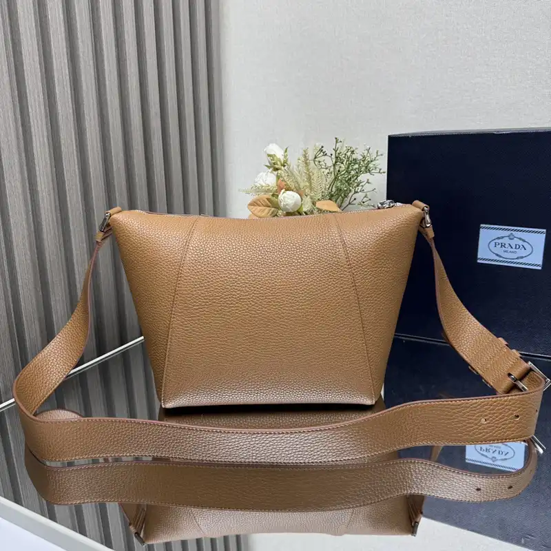 Pra*a bags 2410ya0009