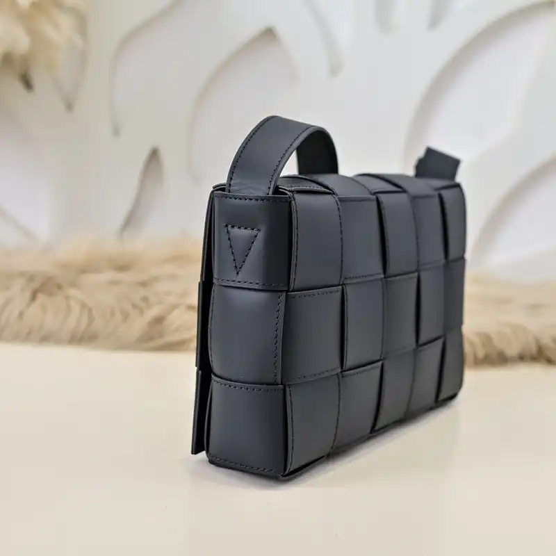 bo*te*ga Ve*ne*ta bags 2411ya0128