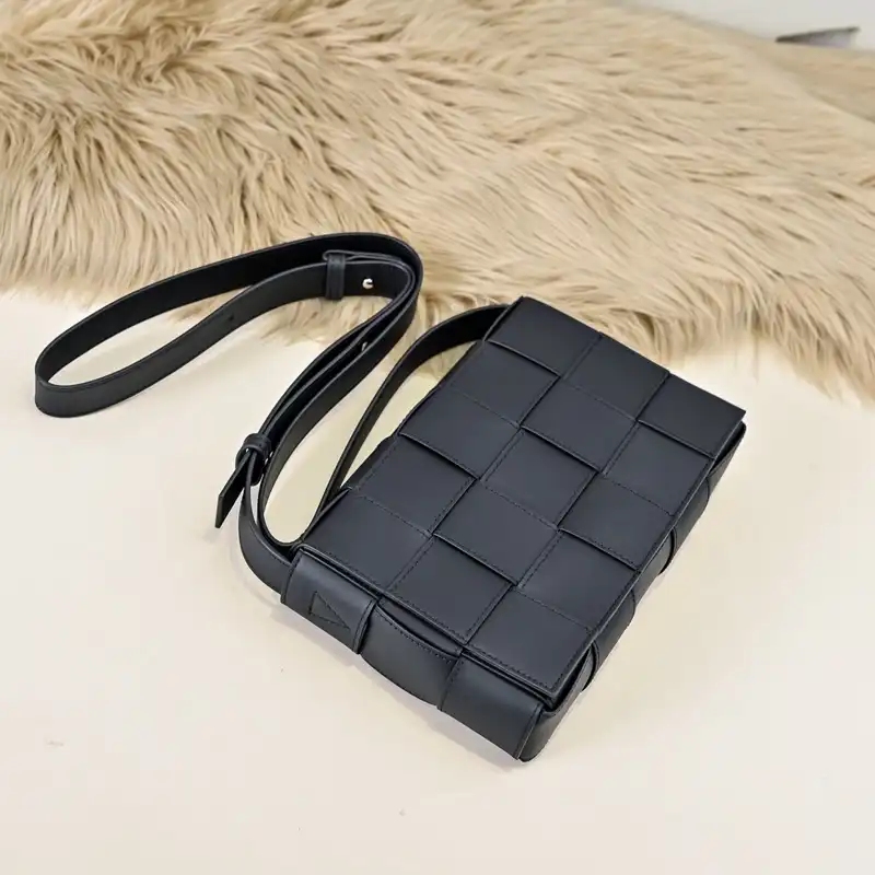 bo*te*ga Ve*ne*ta bags 2411ya0128