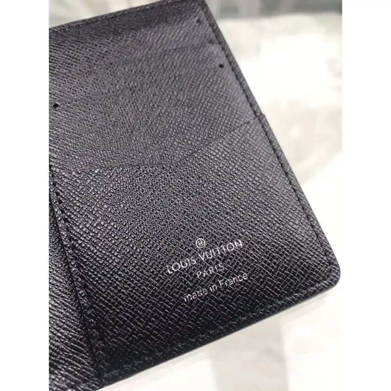 LV Bag 19HT0047