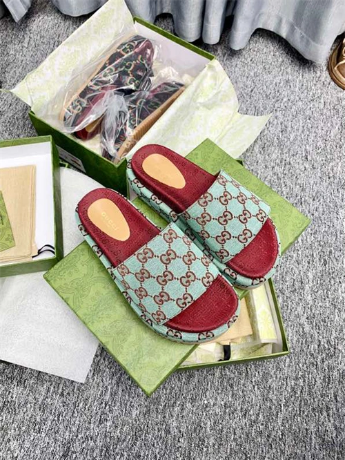 Compact Gocci Slipper 5761