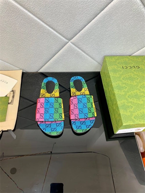 gocci slipper S*pportive 5758