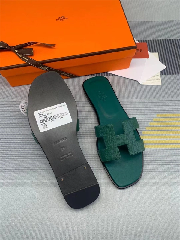 Versatile H Slipper 2339