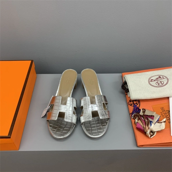 H Slipper Unisex 2365