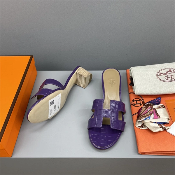 H Slipper Unisex 2365