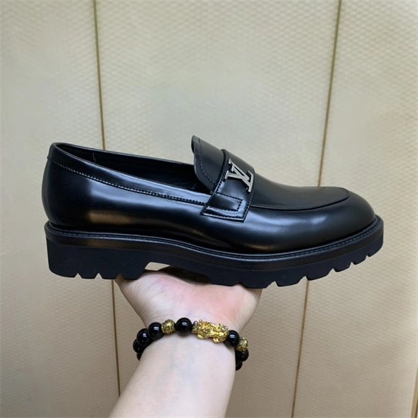 Sleek Lv Loafer 1885