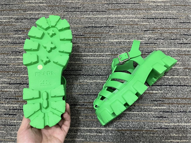 modern Pra*a slipper 3351