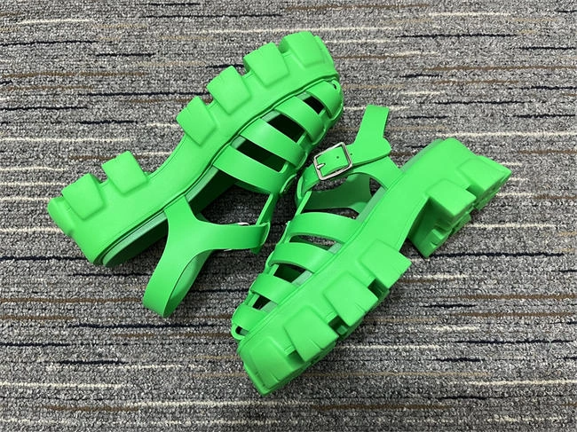 modern Pra*a slipper 3351