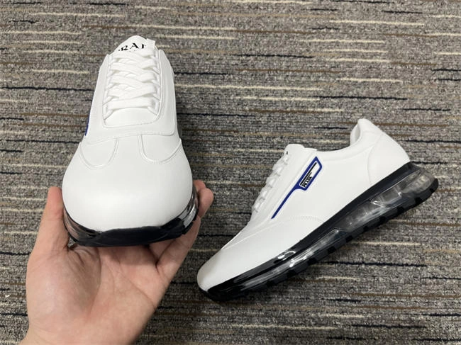 seasonal Pra*a sneaker 3390