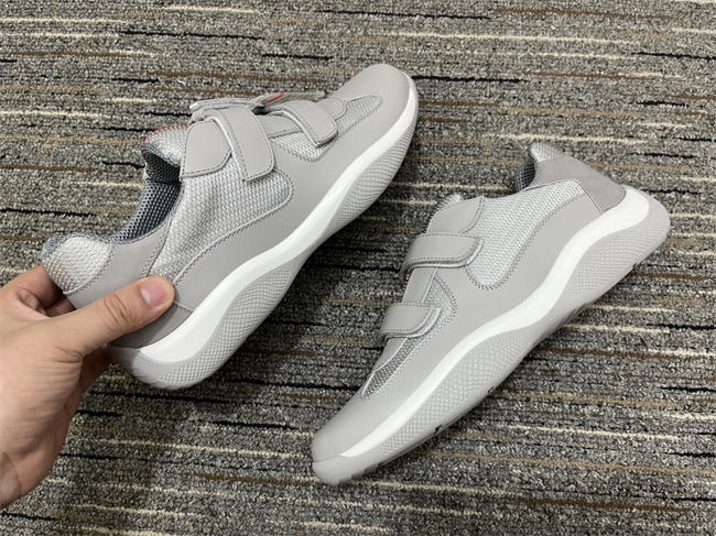 practical Pra*a sneaker 3360