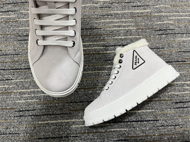 neat Pra*a sneaker women 3392